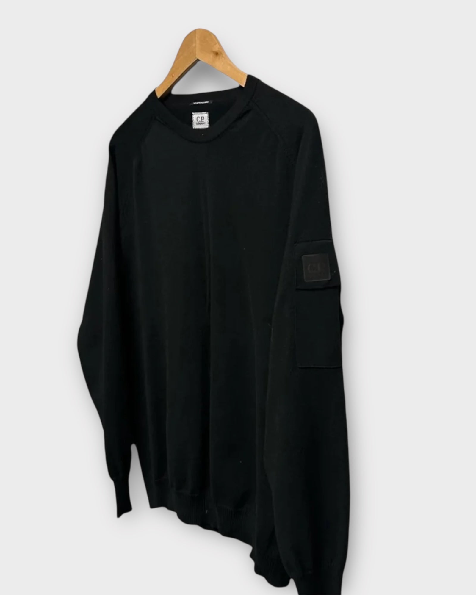 Metropolis Thin Knit Arm Logo Jumper